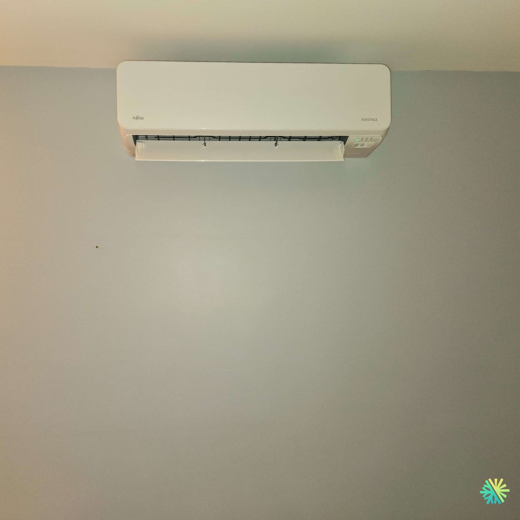 Installation d’une thermopompe murale Fujitsu ORION XLTH 15 000 BTU à Deux-Montagnes