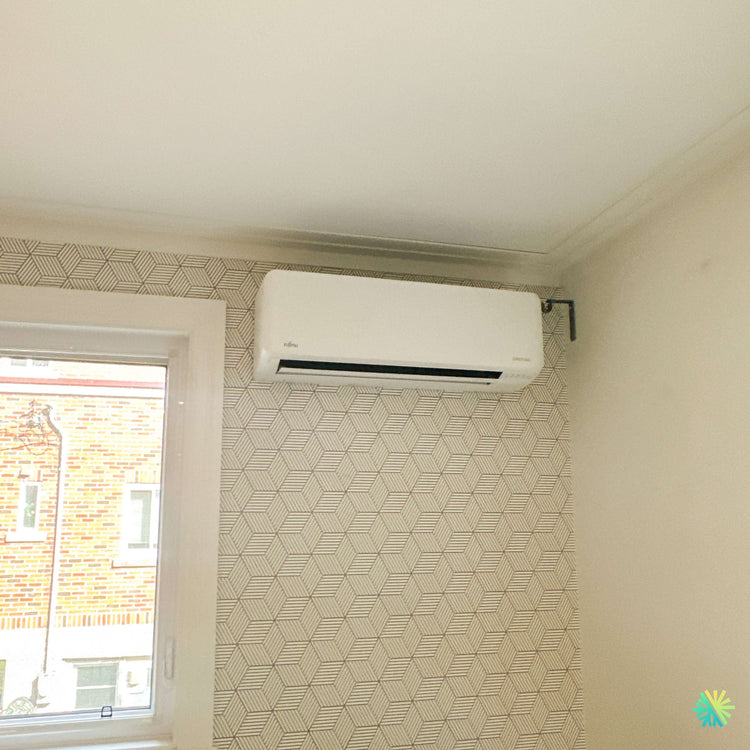 Installation d’une thermopompe murale Fujitsu AIRSTAGE Altair 700 à Les Cèdres, en Montérégie