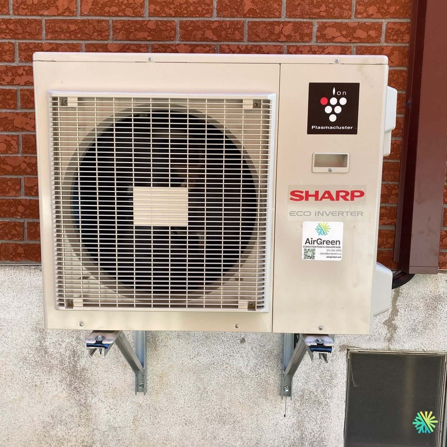 Installation d’une thermopompe murale Sharp Eco Inverter à Duvernay (Laval)