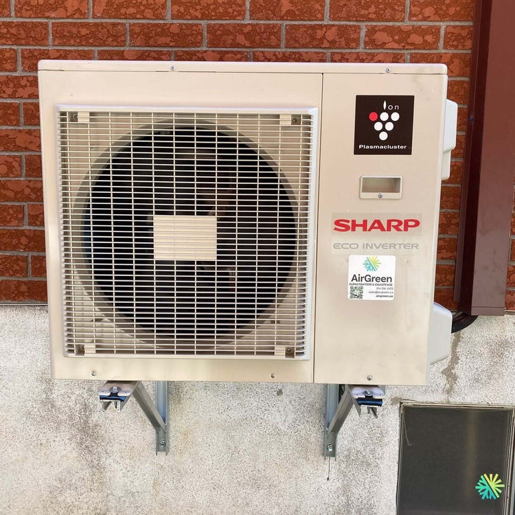 Installation d’une thermopompe murale Sharp Eco Inverter à Duvernay (Laval)