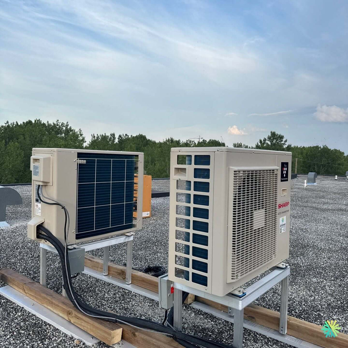 Installation of a Sharp ZU1 wall-mounted heat pump in Saint-Laurent