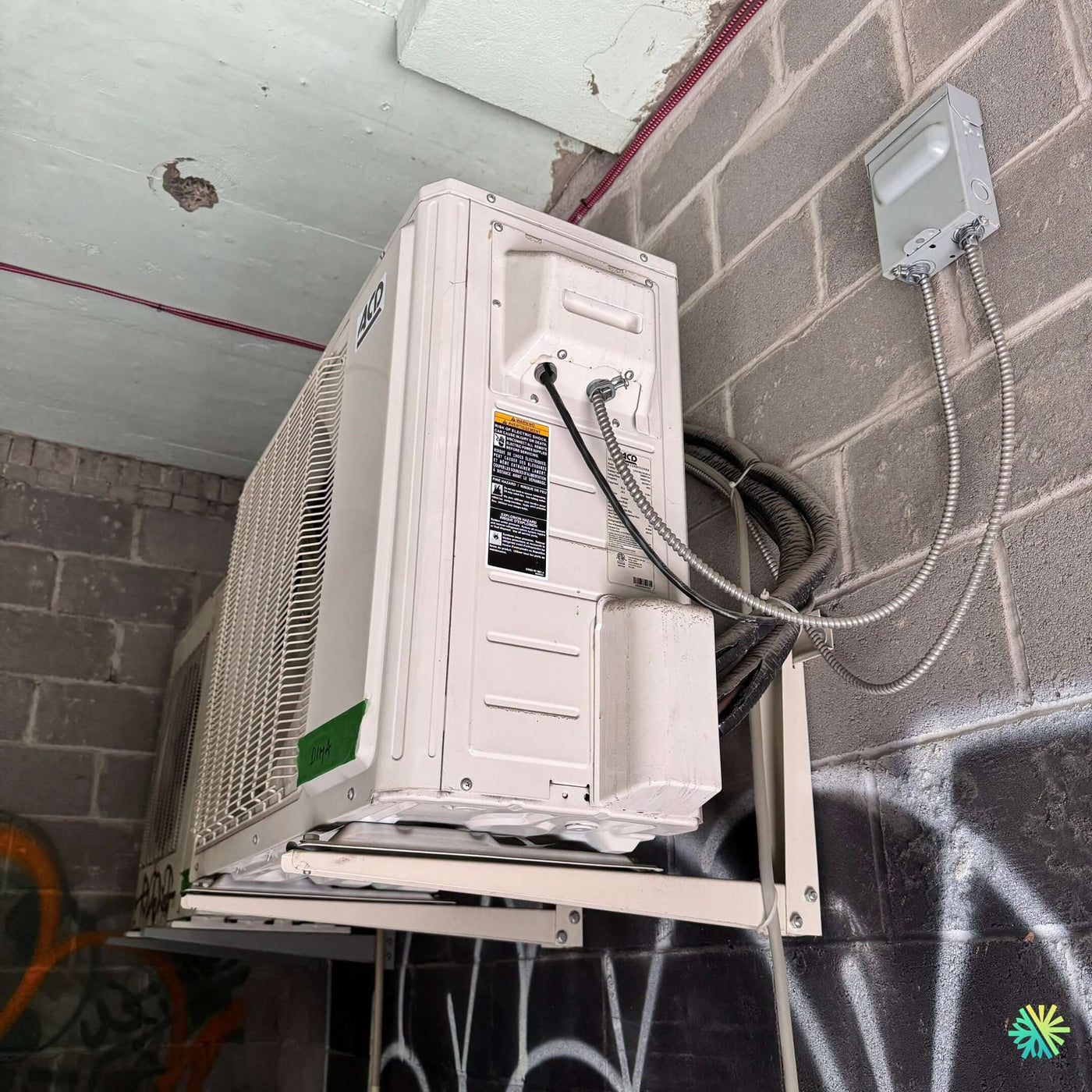 Réparation d’une thermopompe murale Midea à Pointe-Claire