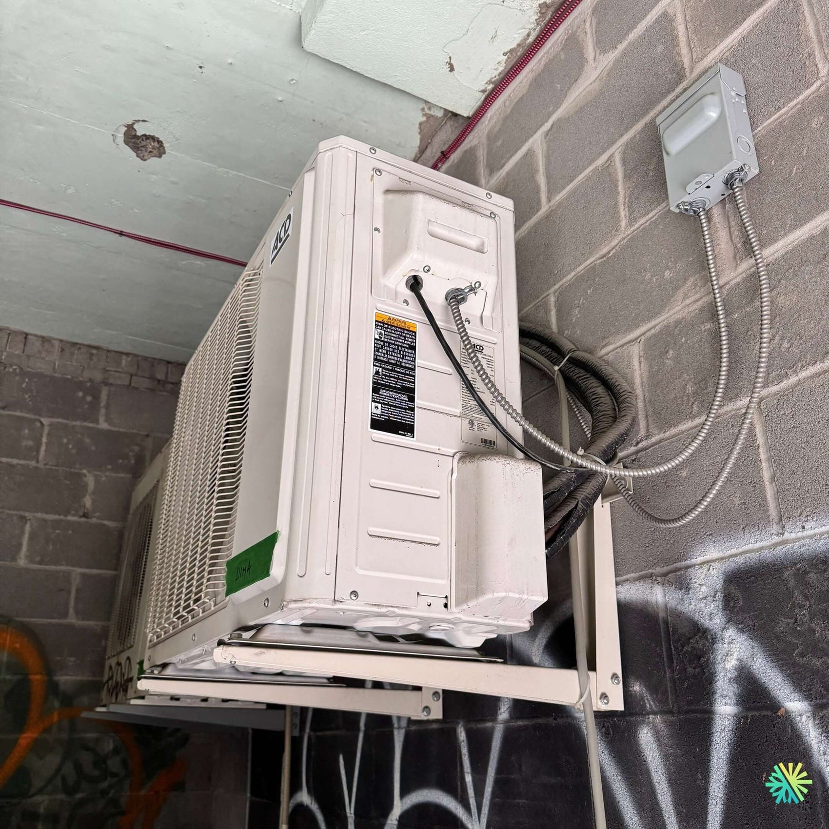 Réparation d’une thermopompe murale Midea à Pointe-Claire