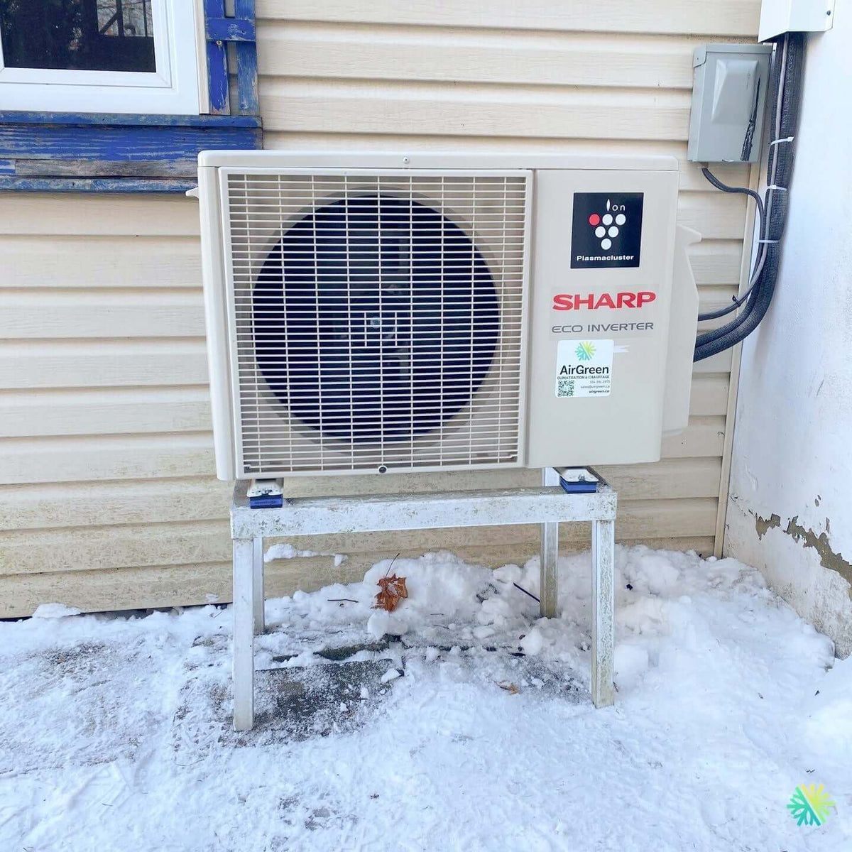 Installation of a SHARP ZU1 12,000 BTU Wall-Mounted Heat Pump in Blainville (North Shore)
