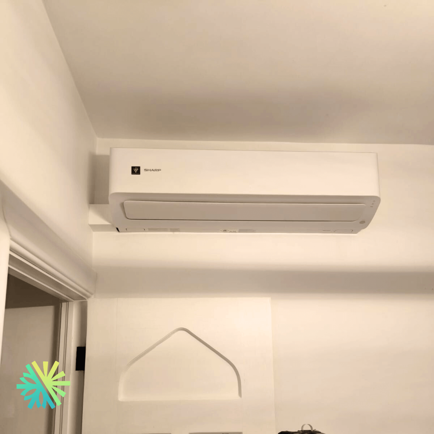 Installation d’une thermopompe murale SHARP ZU1 à Sainte-Marthe-sur-le-Lac