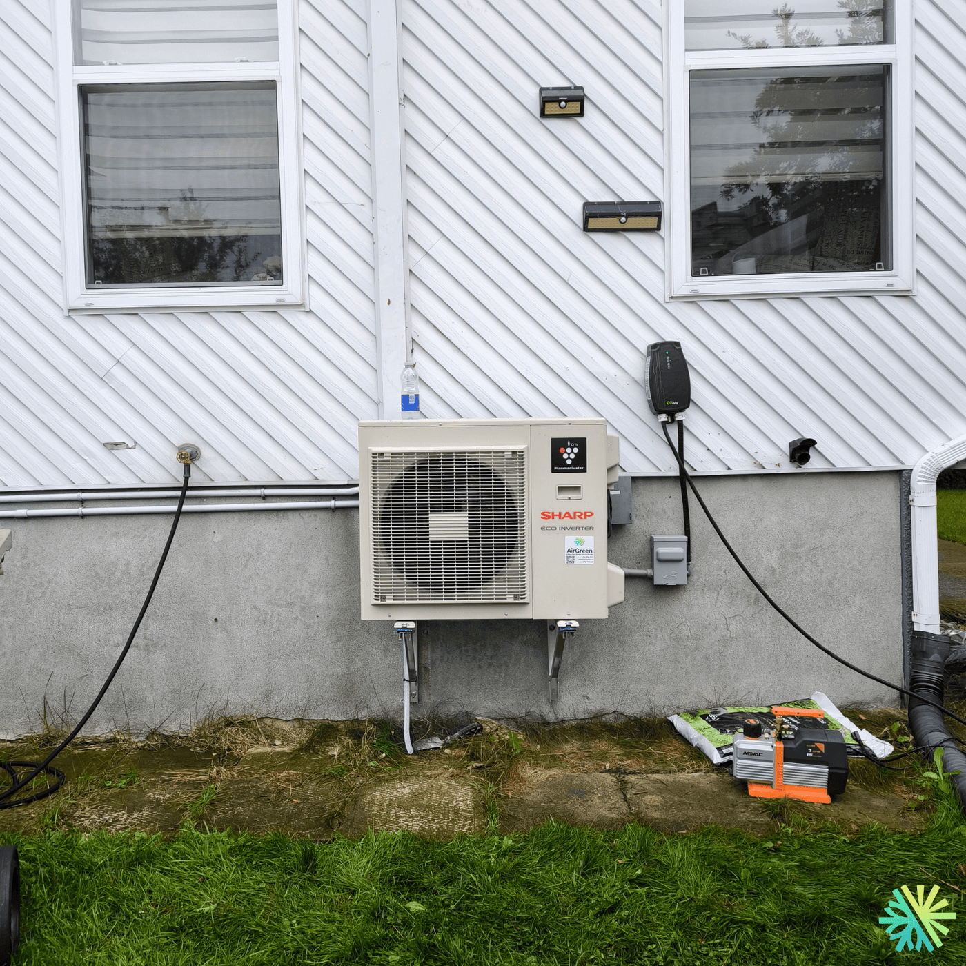 Installation de thermopompe murale Sharp à Brossard