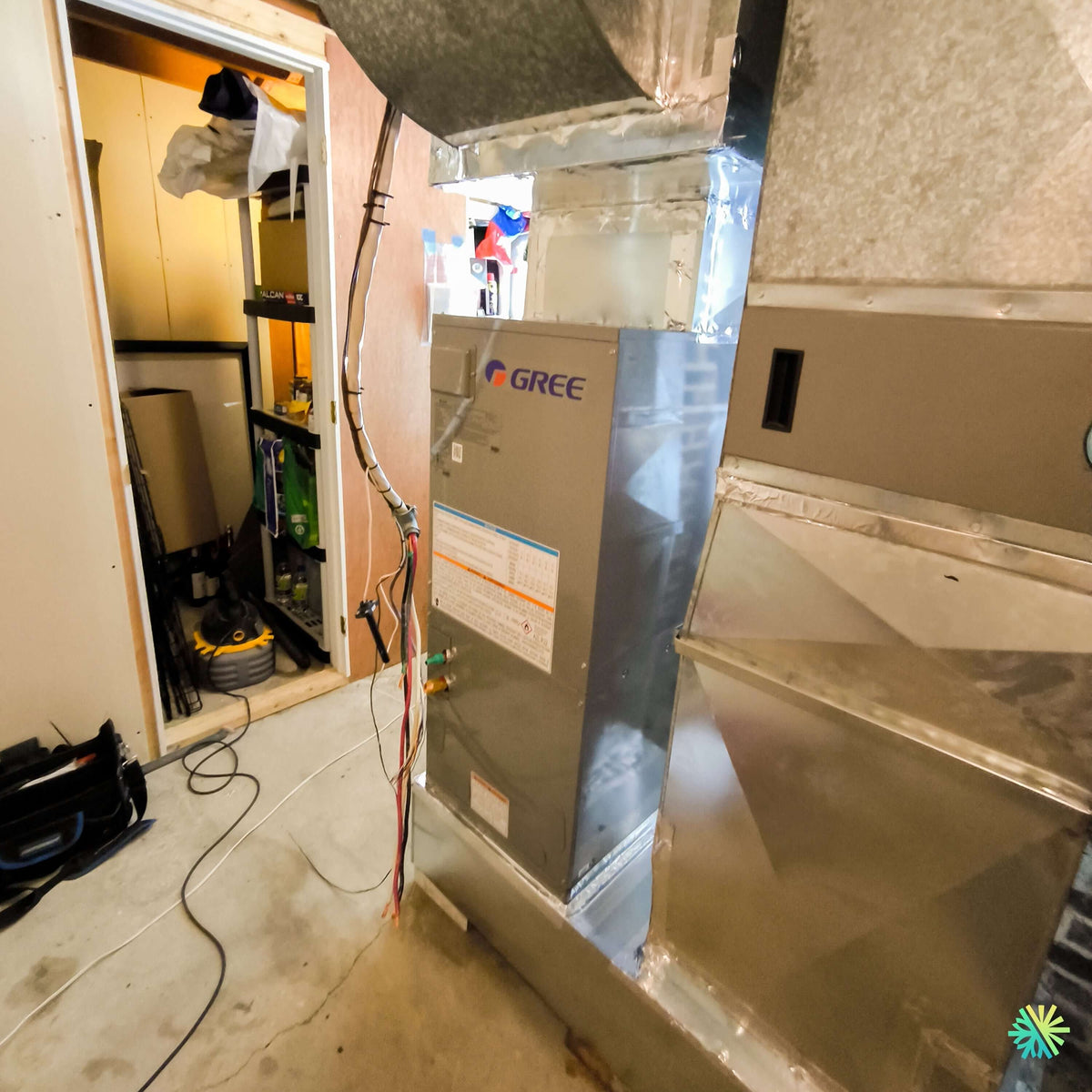Installation d'une fournaise électrique GREE FLEXX R32 à Sainte-Anne-de-Sabrevois (MRC du Haut-Richelieu, Montérégie)