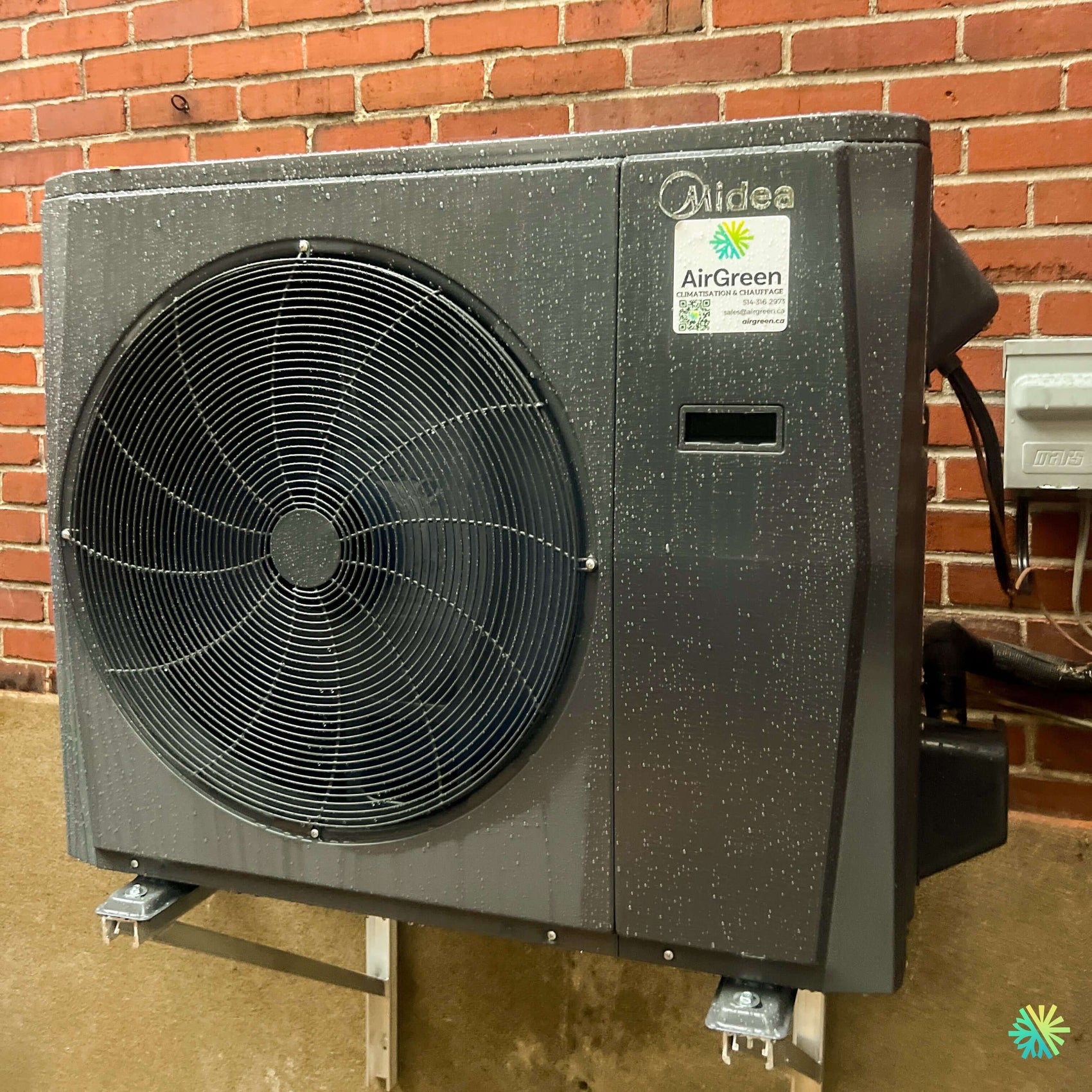 Installation d’une thermopompe centrale 2.5 tonnes MIDEA EVOX G3 à Duvernay, Laval