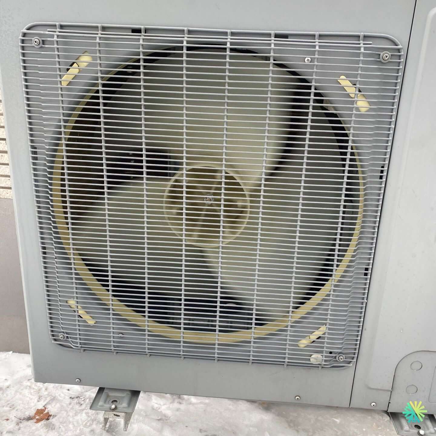 Réparation d’une thermopompe extérieure Goodman à Saint-Constant