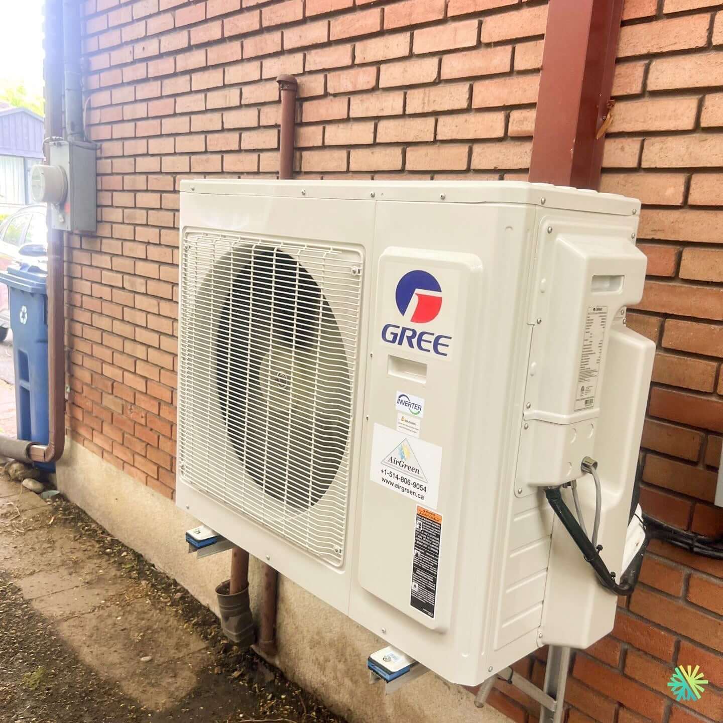 Installation d’une Thermopompe DoubleZone Gree FreeMatch R32 | 24 000 BTU à la Rive Sud de Montréal