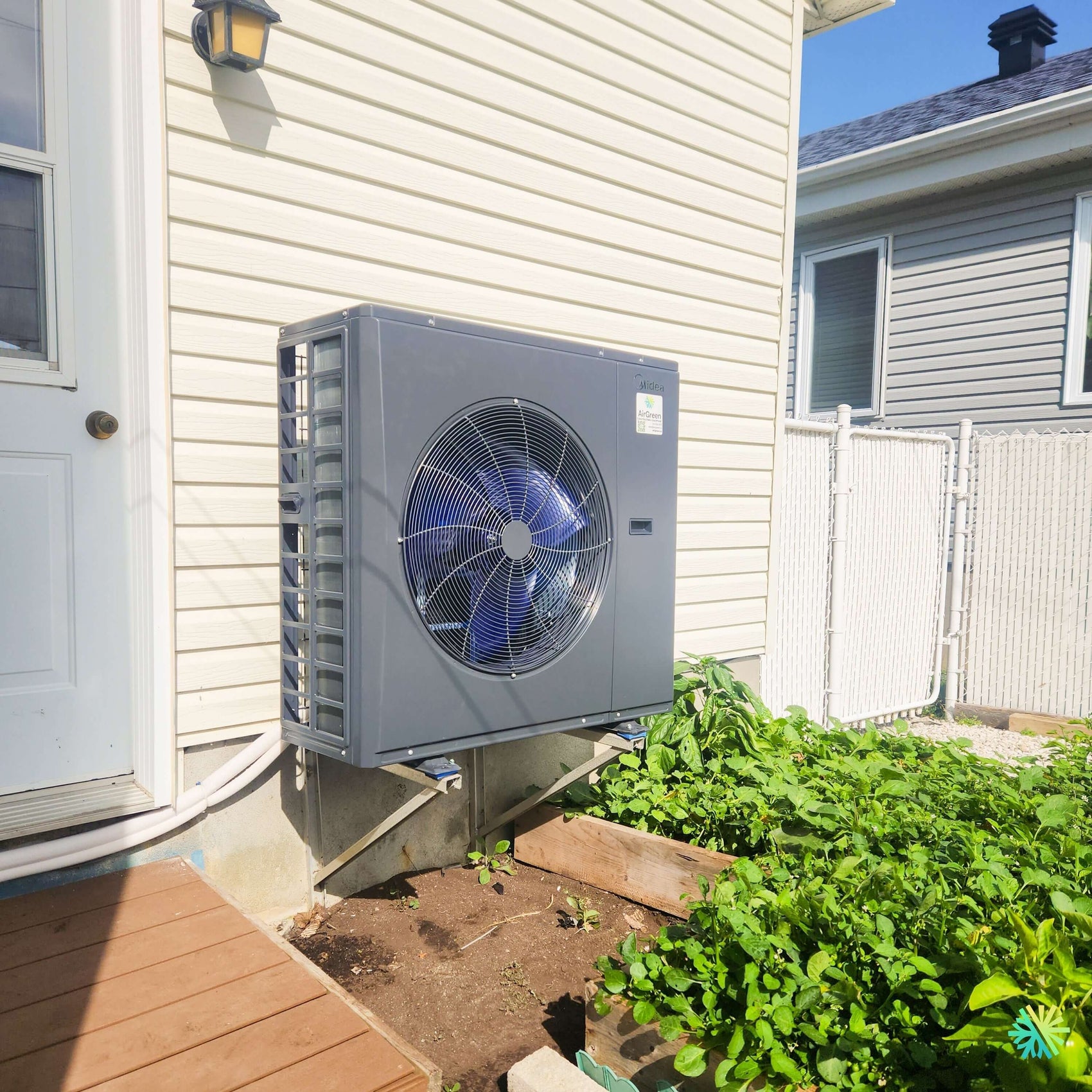 Installation d’une thermopompe centrale MIDEA EVOX G3 3 tonnes à Saint-Bruno