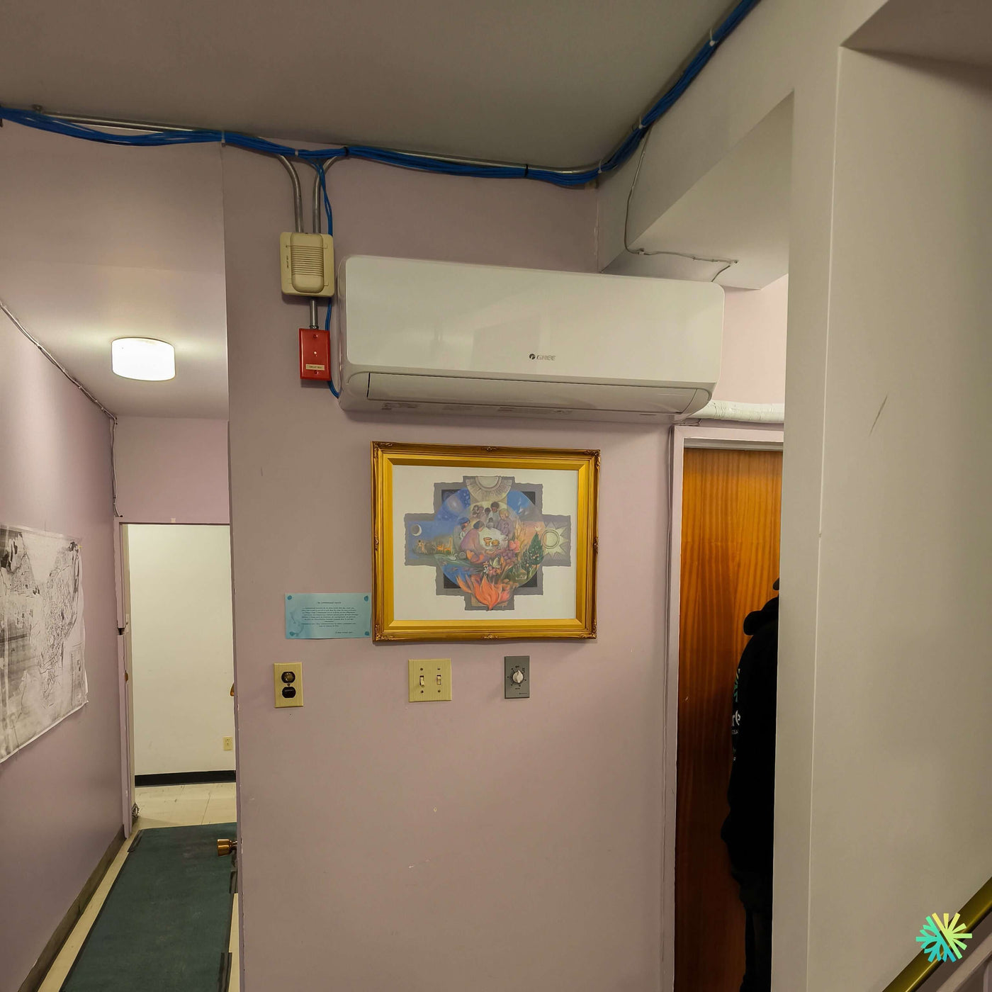 Installation d’une thermopompe murale GREE CHARMO R32 à Longueuil : une solution Mini Split compacte, efficace et bien intégrée dans un espace existant
