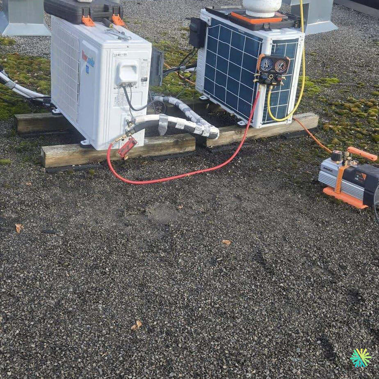 Installation d’une Midea thermopompe murale sur toit plat à Saint-Laurent