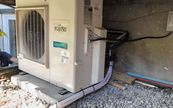 Thermopompe centrale FUJITSU installée à Sainte-Rose, Laval