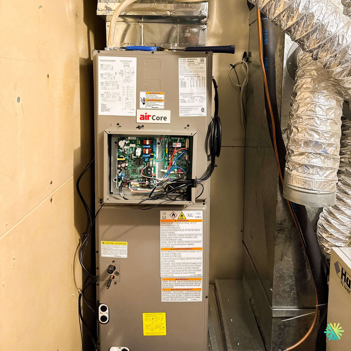 Installation d’une thermopompe centrale Hitachi airCore 700 de 36 000 BTU à Lachine, Montréal