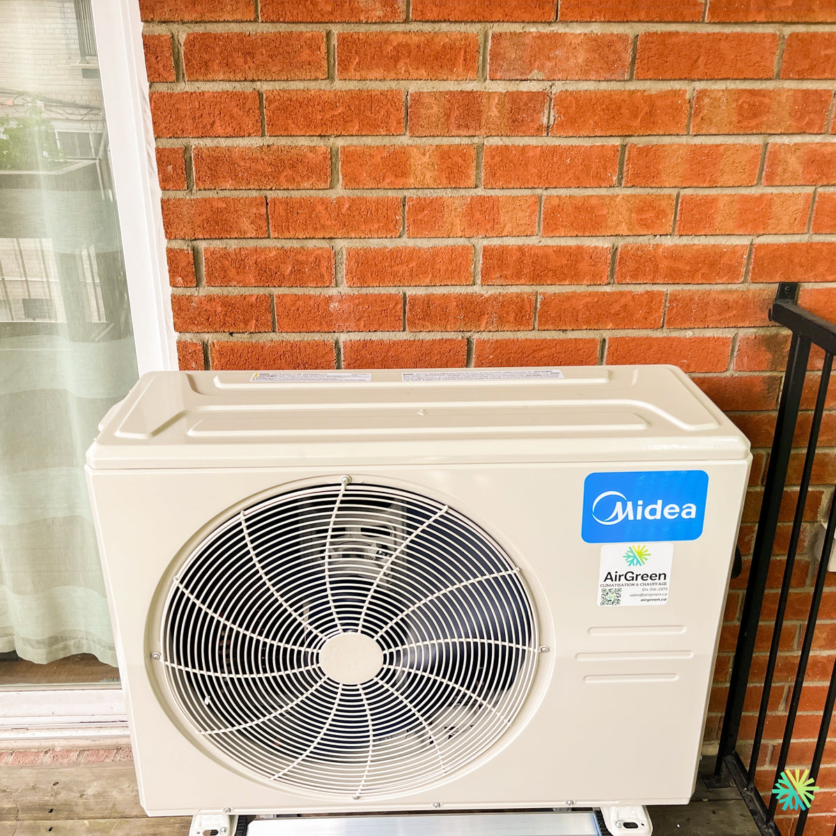 Installation d’une thermopompe murale MIDEA MIDEA35 dans le quartier Hinchinbrooke