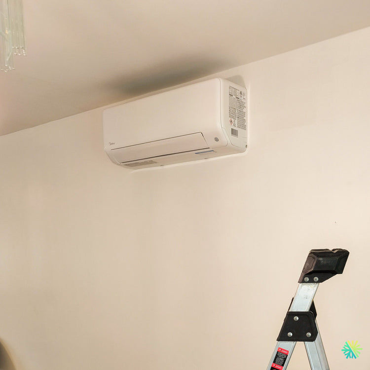 Installation d’une thermopompe triple zone MIDEA MIDEA 28 à Saint-Valentin, en Montérégie