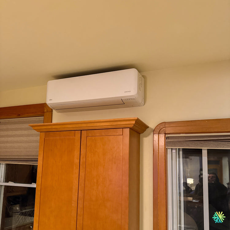 Installation d’une thermopompe double zone FUJITSU Aquila XLTH R32 24 000 BTU à l’Île-Bizard–Sainte-Geneviève