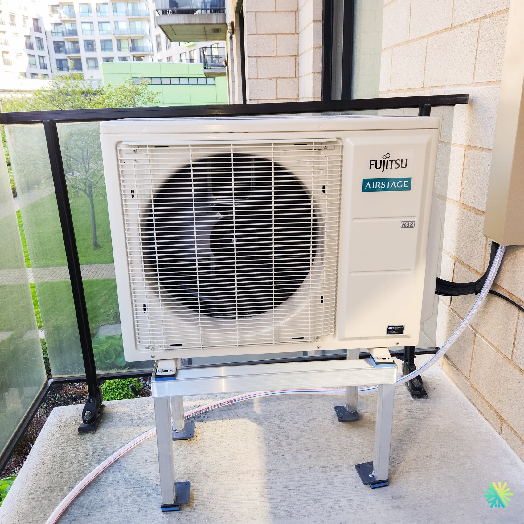 Installation d’une thermopompe murale FUJITSU AIRSTAGE ORION XLTH à Pierrefonds-Roxboro, Montréal