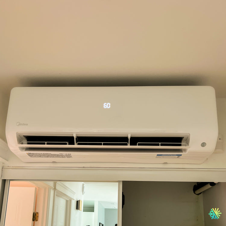 Installation d’une thermopompe triple zone MIDEA 28 à Beloeil, sur la Rive-Sud de Montréal