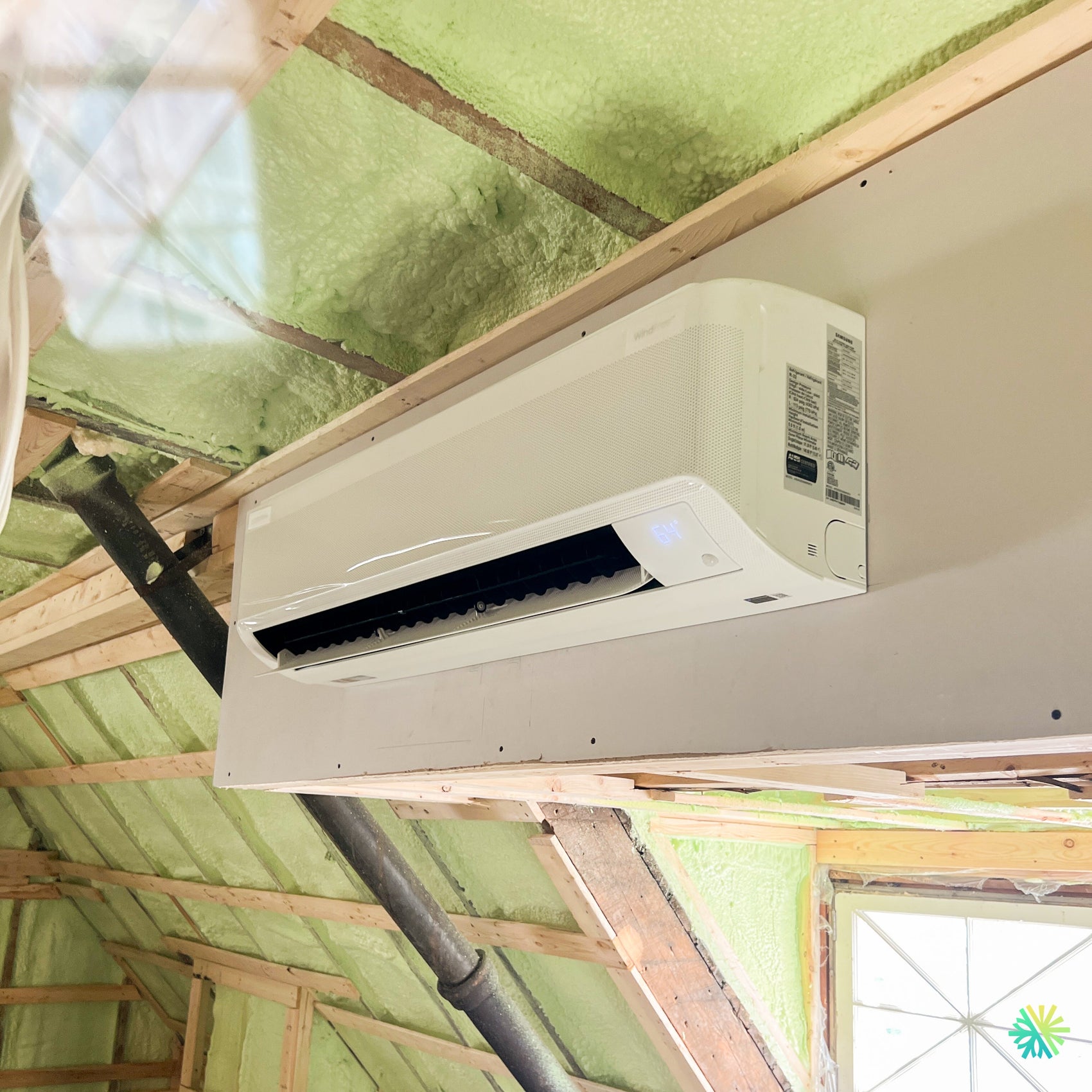 Installation d’une thermopompe double zone Samsung Premium FJM à Sainte-Marthe-sur-le-Lac