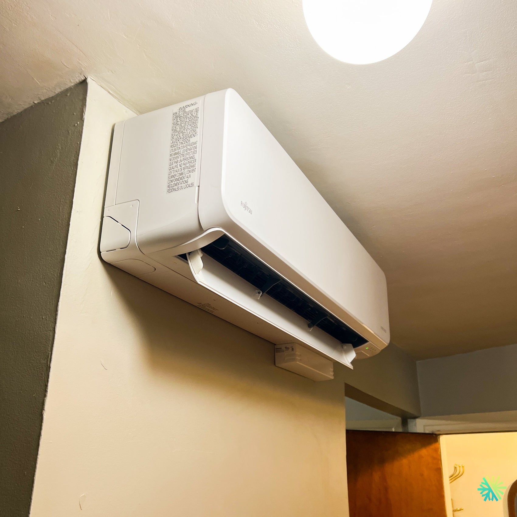 Installation d’une thermopompe murale FUJITSU AIRSTAGE ORION XLTH+ R32 à Saint-Denis-sur-Richelieu, en Montérégie