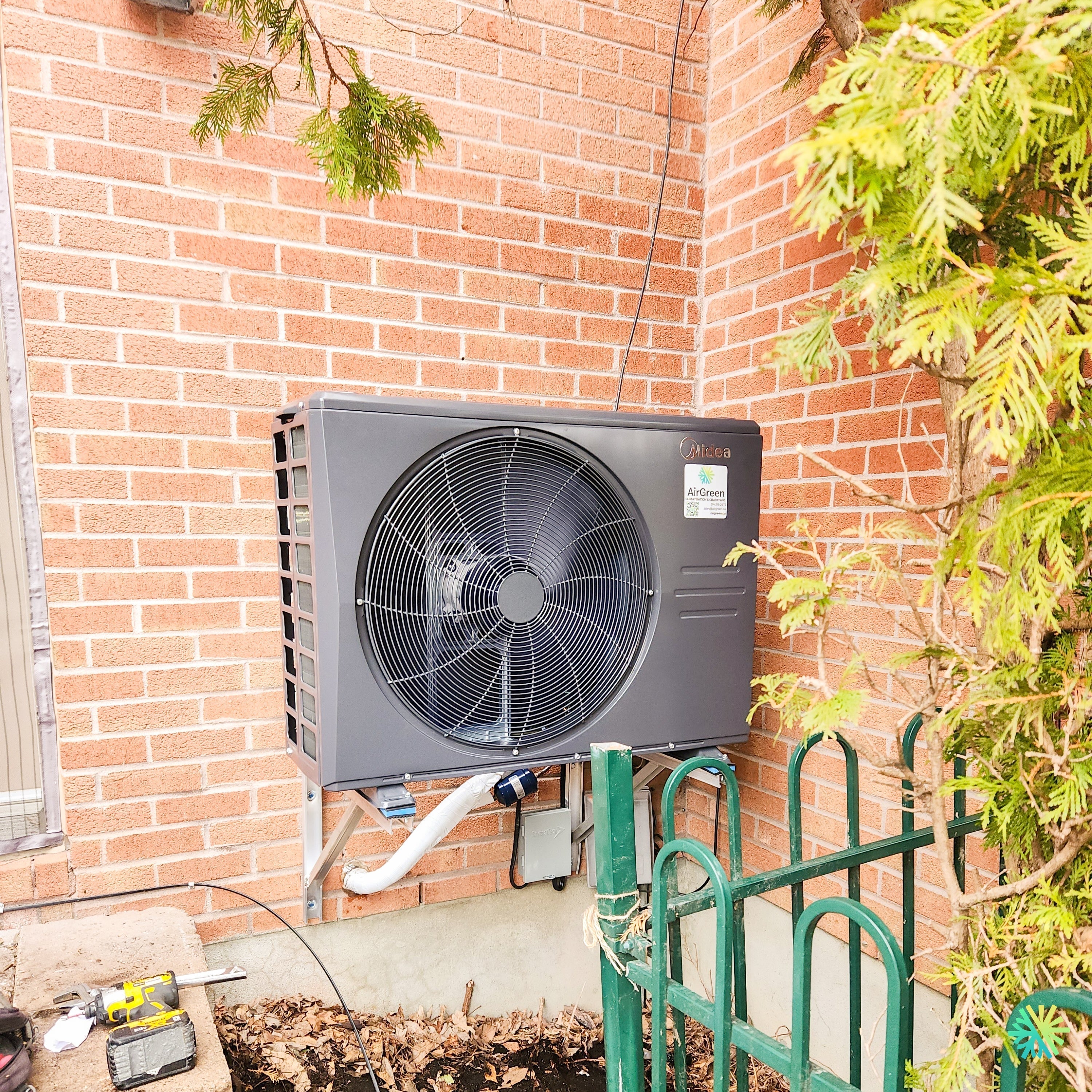 MIDEA EVOX G3 Central Heat Pump in Mercier–Hochelaga-Maisonneuve