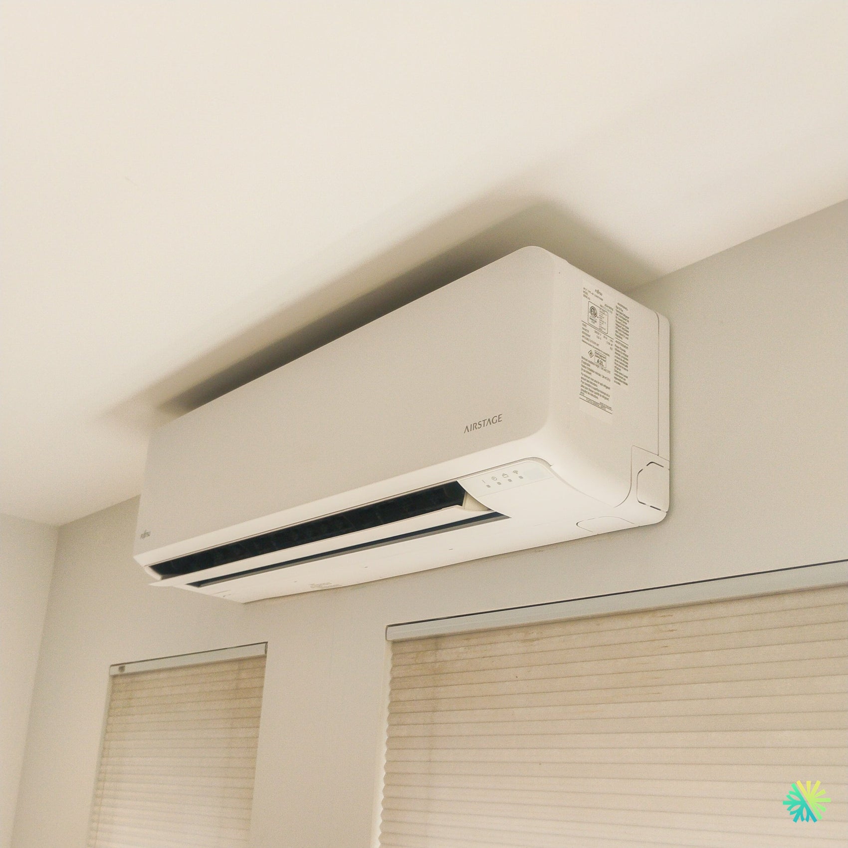 Installation d’une thermopompe double zone Fujitsu Aquila XLTH à Saint-Philippe, sur la Rive Sud de Montréal