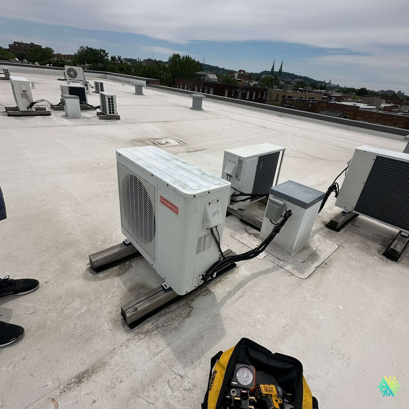 Réparation d’une thermopompe murale Goodman à Outremont