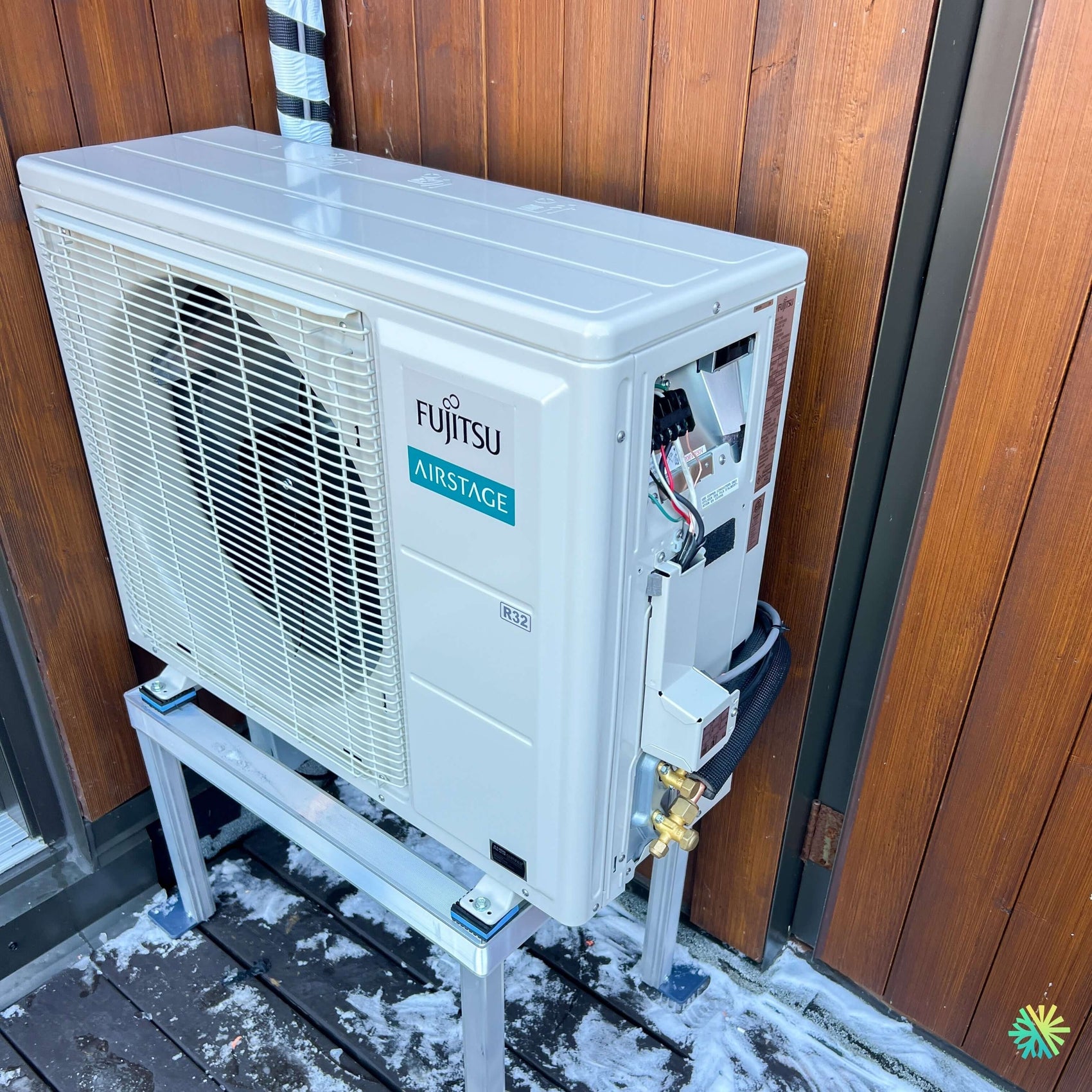 Installation d’une thermopompe murale Fujitsu AIRSTAGE Orion XLTH 24 000 BTU à Baie-D’Urfé