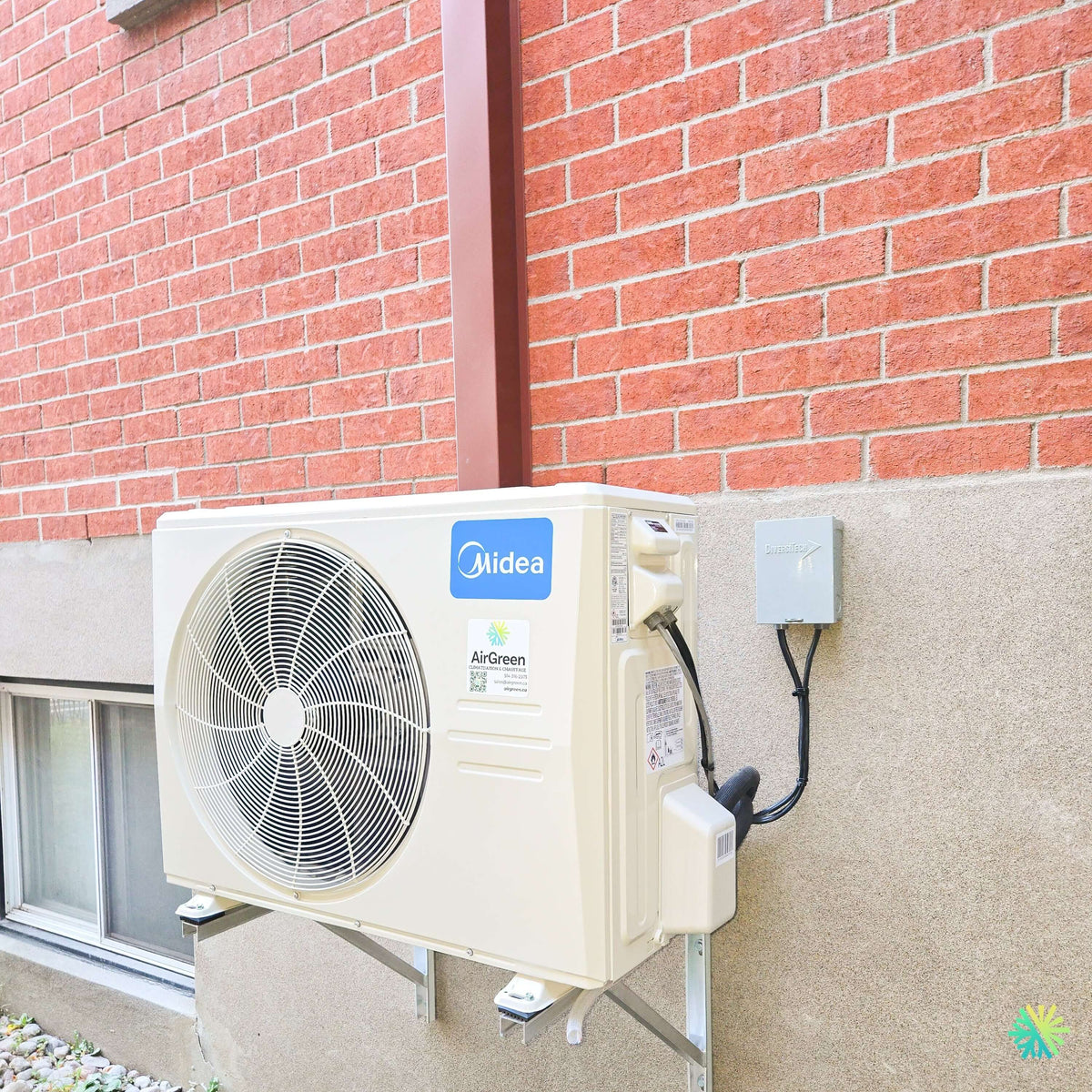 Installation d’une thermopompe murale MIDEA MIDEA28 à Vaudreuil-sur-le-Lac, en Montérégie