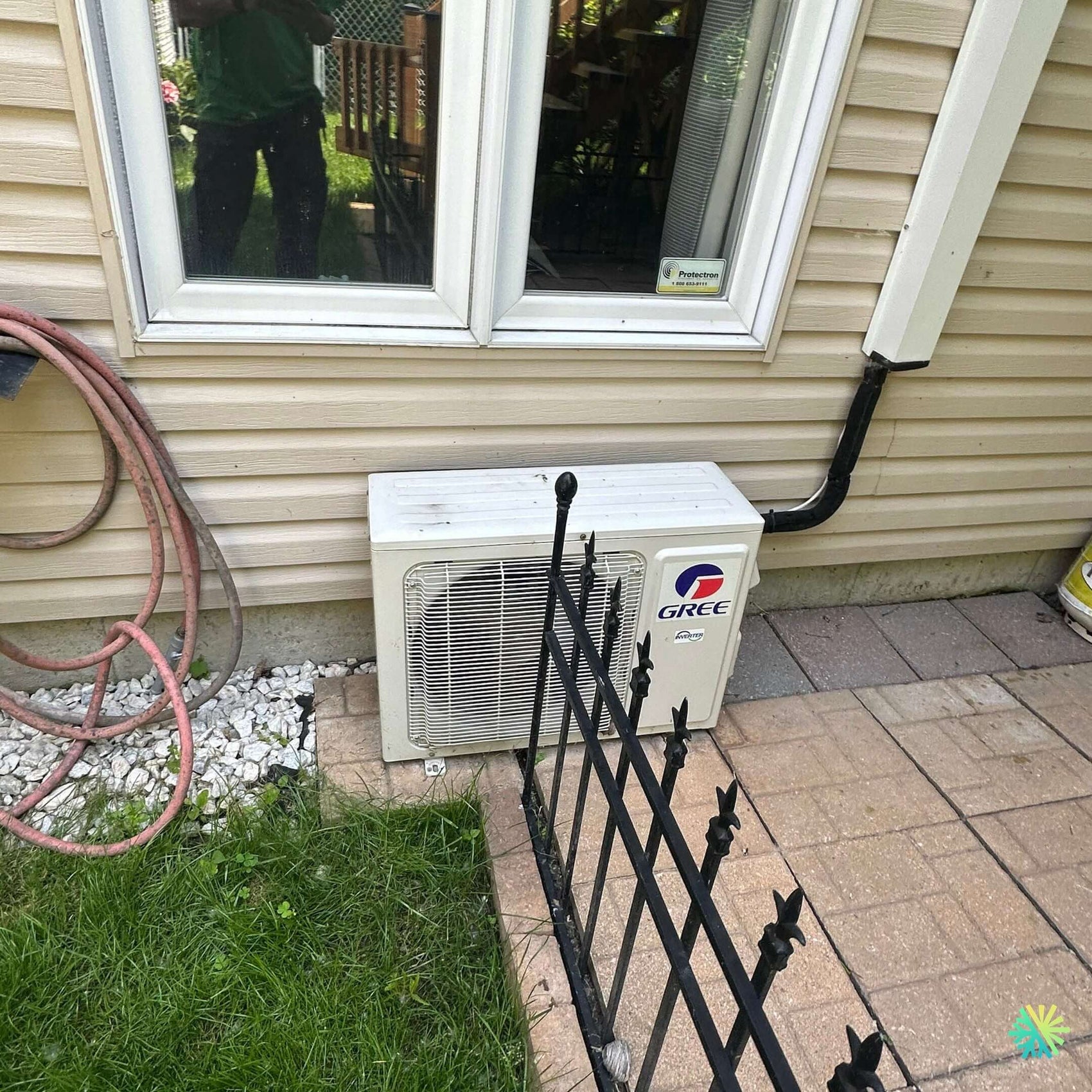 Réparation d’une thermopompe murale Gree à Sainte-Dorothée