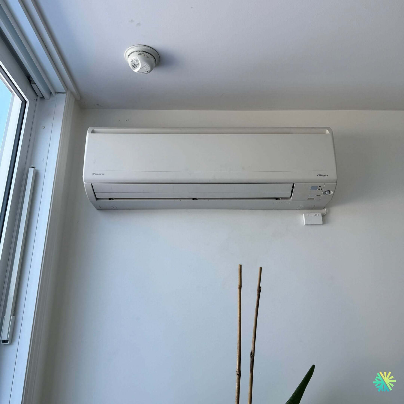 Installation d’une Daikin murale dans un condo à Ville-Marie
