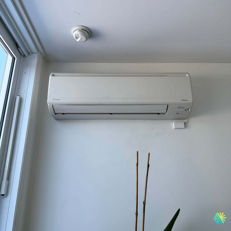 Installation d’une Daikin murale dans un condo à Ville-Marie