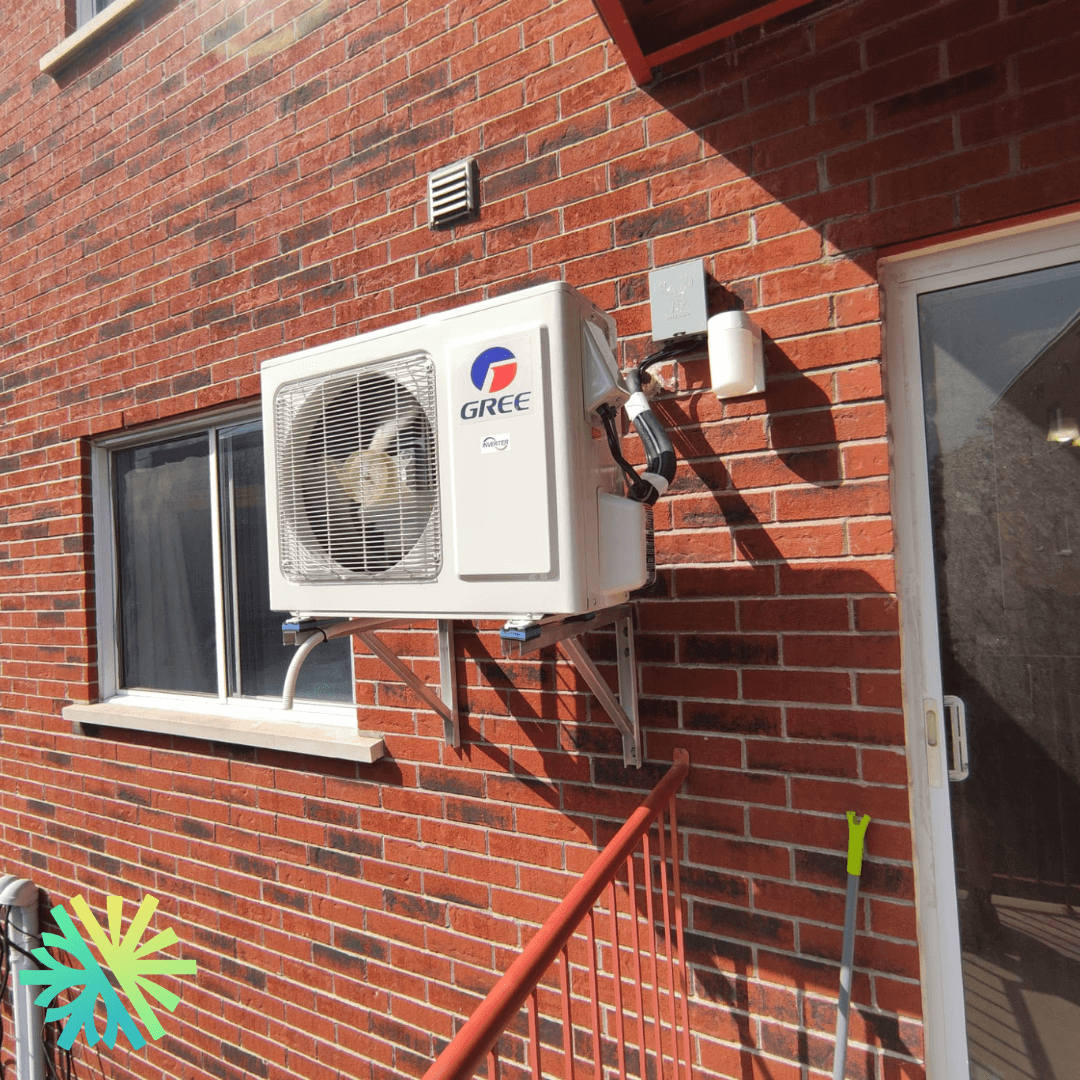 Installation of a Gree Livo Gen4 Ductless Heat Pump in Côte-des-Neiges-Notre-Dame-de-Grâce