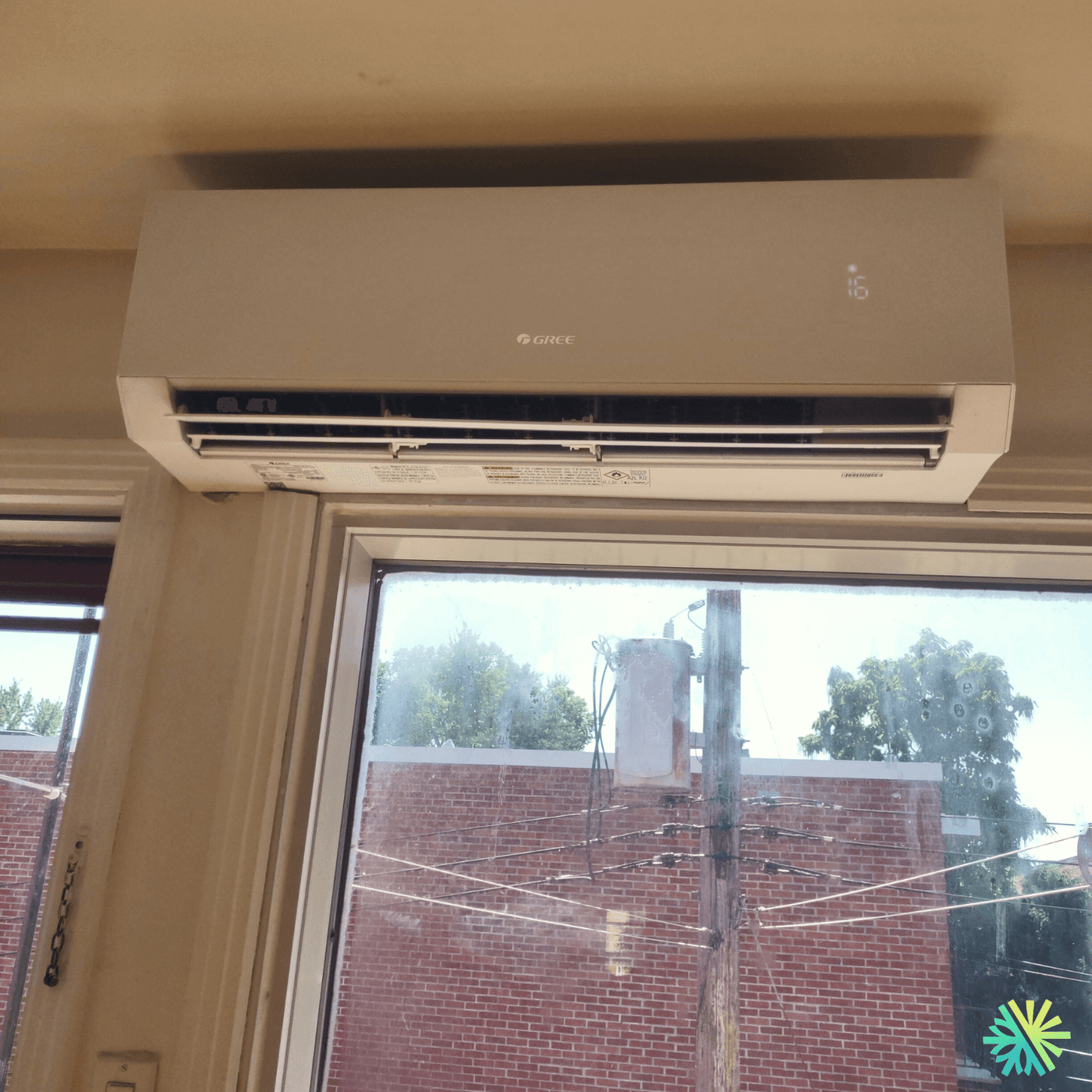 Installation d’une thermopompe murale Gree dans un appartement de Villeray–Saint-Michel–Parc-Extension