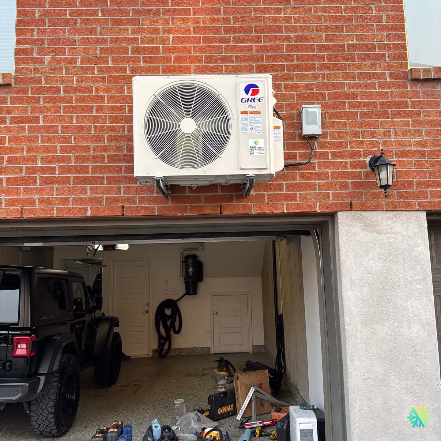 Installation d’une thermopompe murale GREE Airy R32 à Laval