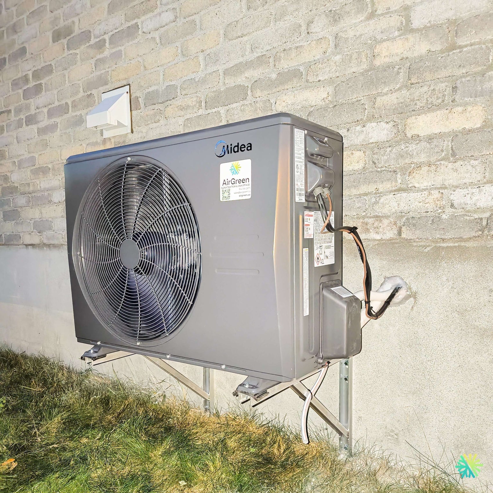 Installation d’une thermopompe centrale MIDEA EVOX G3 2 tonnes à Senneville