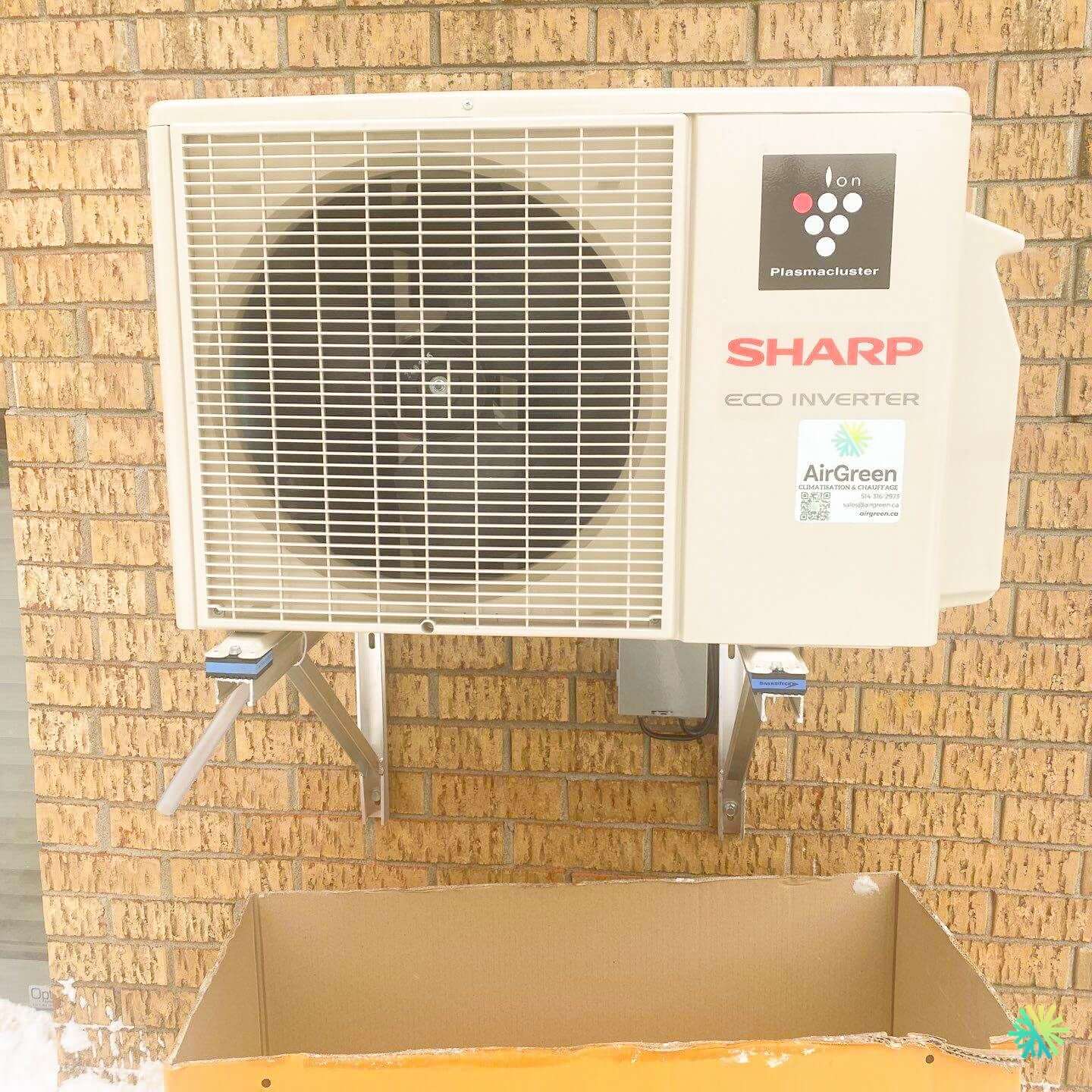 Installation d’une Thermopompe Murale SHARP ZU1 12000 BTU à Laval – Un Confort Écoénergétique Adapté au Climat Québécois