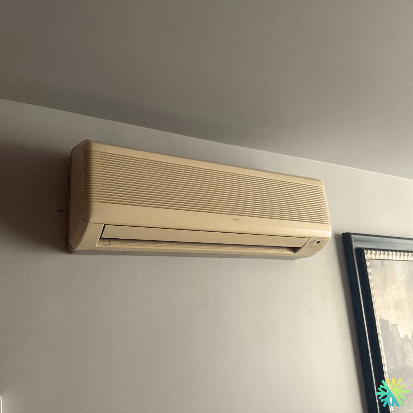 Service de thermopompe murale Sanyo à Ville-Marie (Montréal) : remise en performance d’une unité murale vieillissante