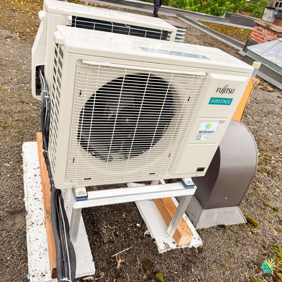 Installation d’une thermopompe murale Fujitsu AIRSTAGE Orion XLTH sur toit plat à Sainte-Anne-de-Sorel, en Montérégie