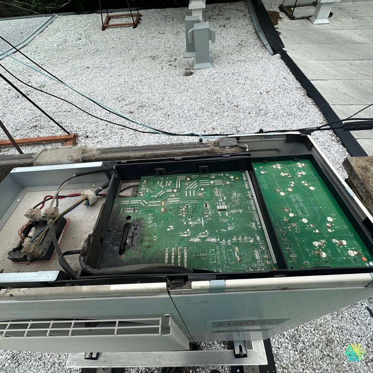 Réparation d’un système VRF Midea à Saint-Laurent