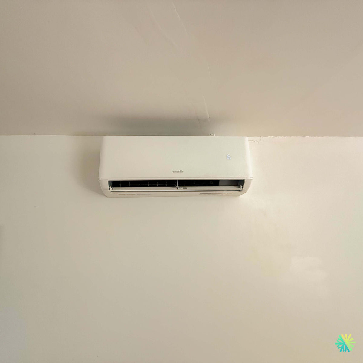 Installation d’une thermopompe double zone FORESTAIR MZ à Saint-Urbain-Premier : une solution CVAC adaptée aux besoins d’un confort équilibré