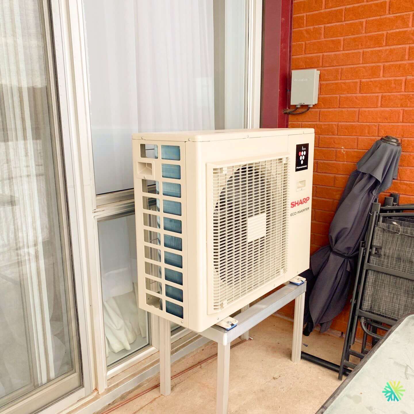 Installation d’une thermopompe murale SHARP ZU1 18000 BTU à Saint-Léonard