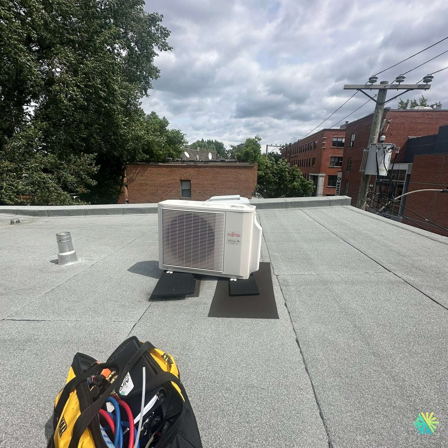 Réparation d’une thermopompe murale Fujitsu à Rosemont–La Petite-Patrie