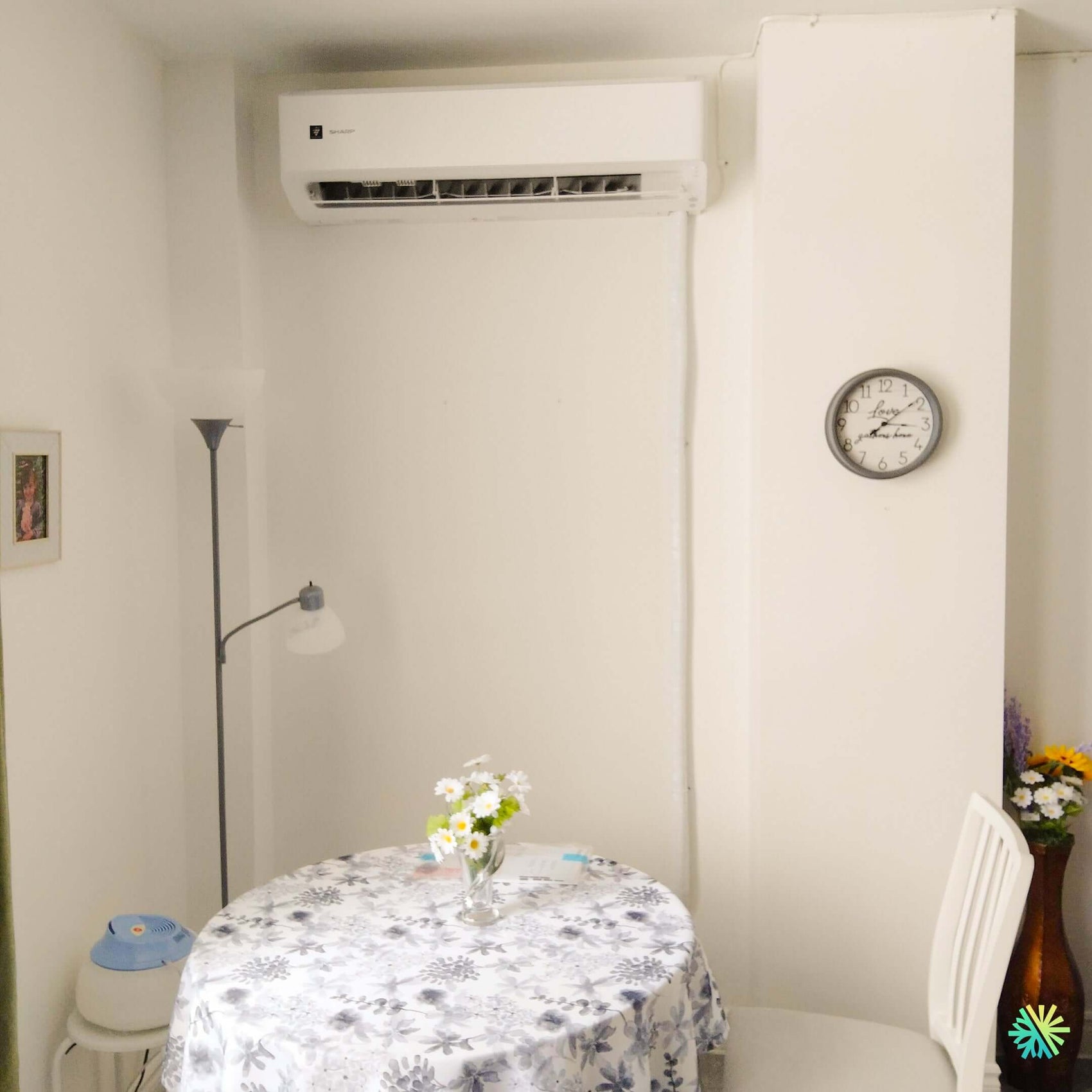 Installation d’une thermopompe murale SHARP ZU1 12 000 BTU à Sainte-Marthe-sur-le-Lac : Confort, efficacité et purification de l’air au quotidien