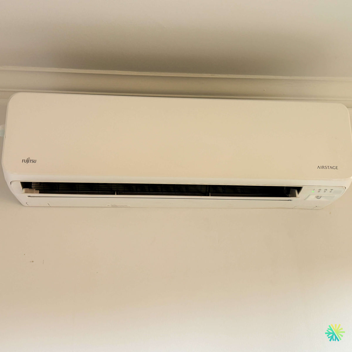 Installation d’une thermopompe double zone Fujitsu AIRSTAGE Aquila XLTH dans l’arrondissement du Sud-Ouest à Montréal