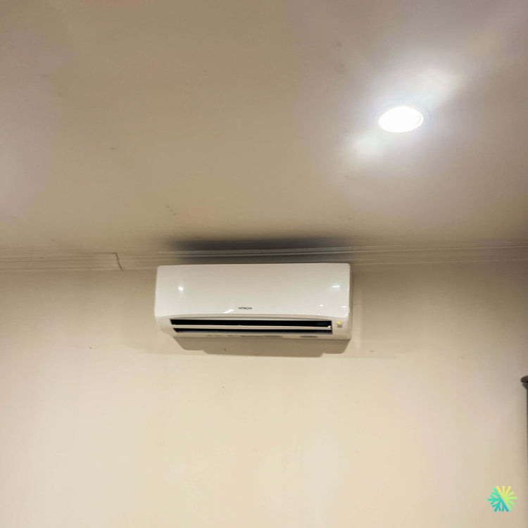 Installation d’une thermopompe multizone triple zone HITACHI airHome Multi à Saint-Léonard, Montréal