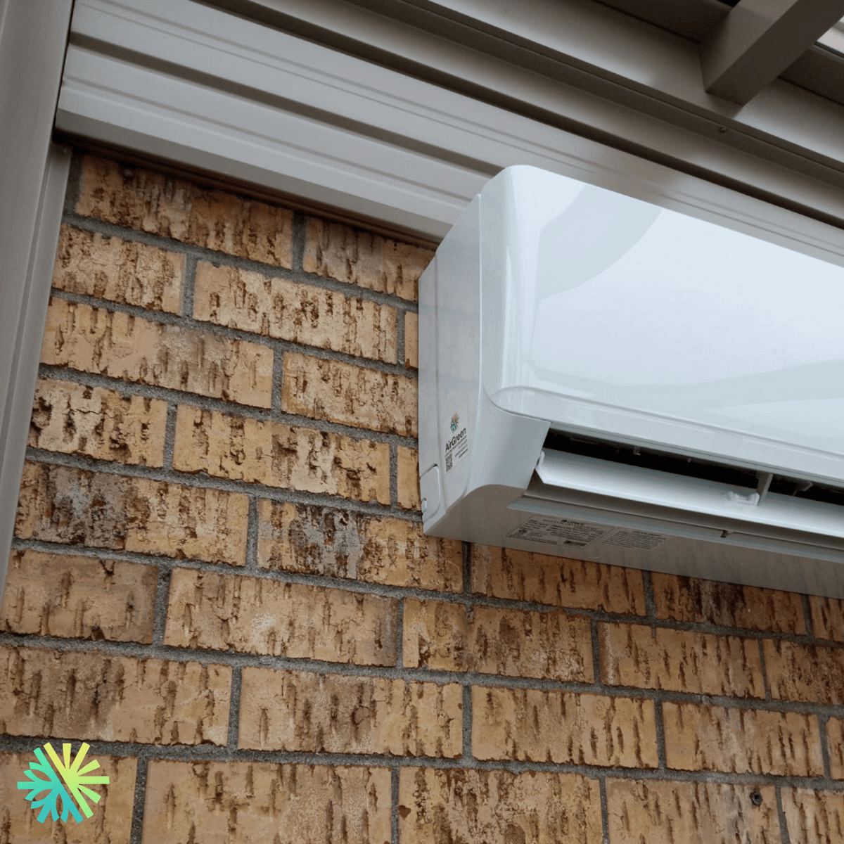 Installation of a Gree Vireo GEN3 Mini Split Air Conditioner in Delson, South Shore