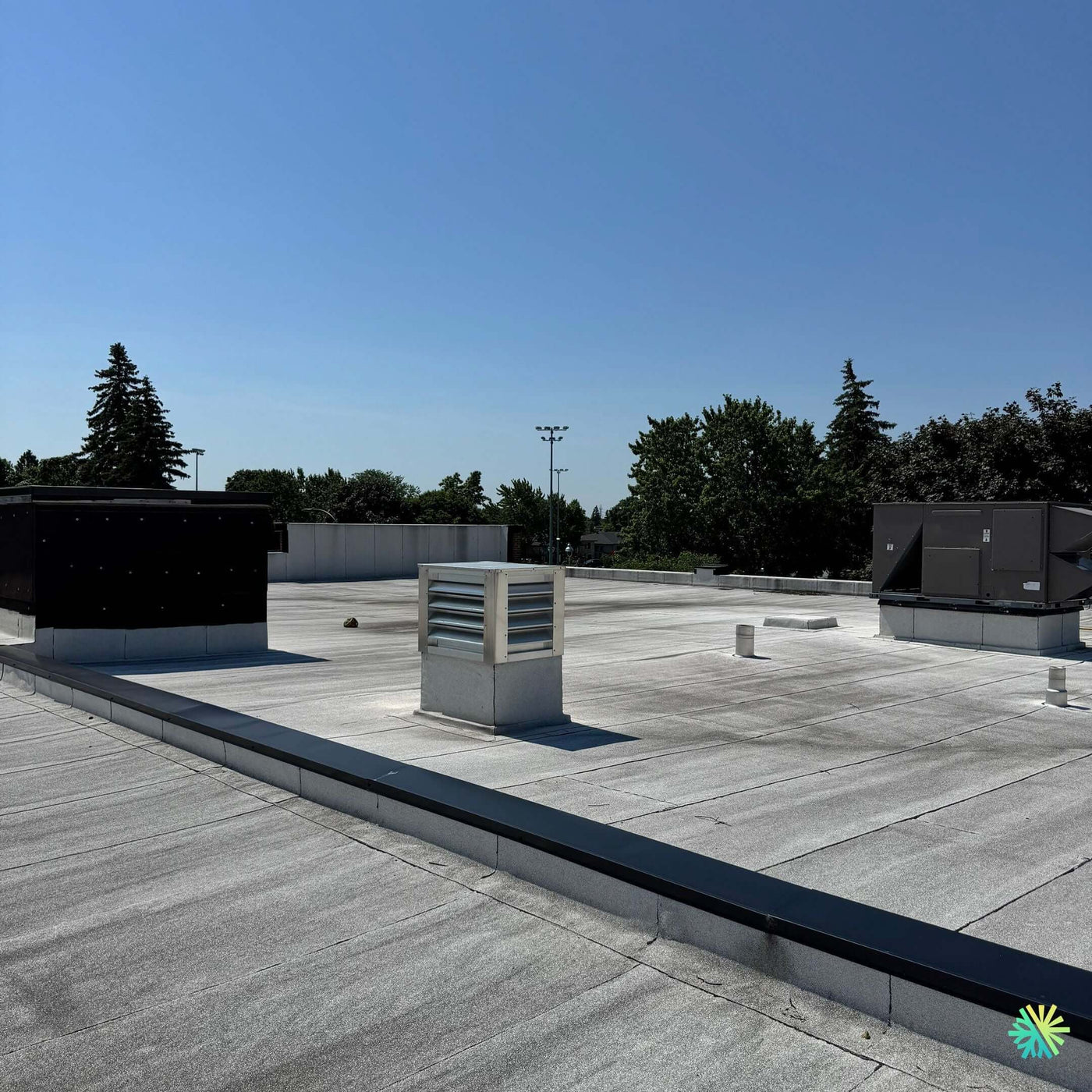 CVC Commercial à Laval : Installation d’unités de toit (rooftop) pour un centre de distribution
